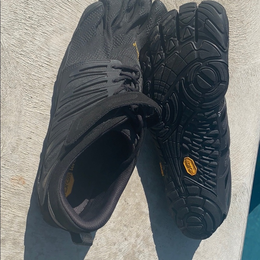 Men’s Vibram 5 Finger Toe Shoes